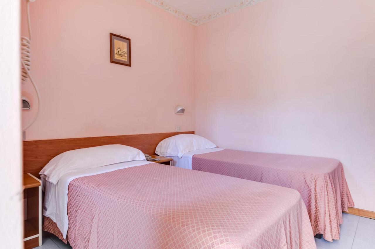 โฮเต็ล ซอริโซ Hotel ริมินี ภายนอก รูปภาพ