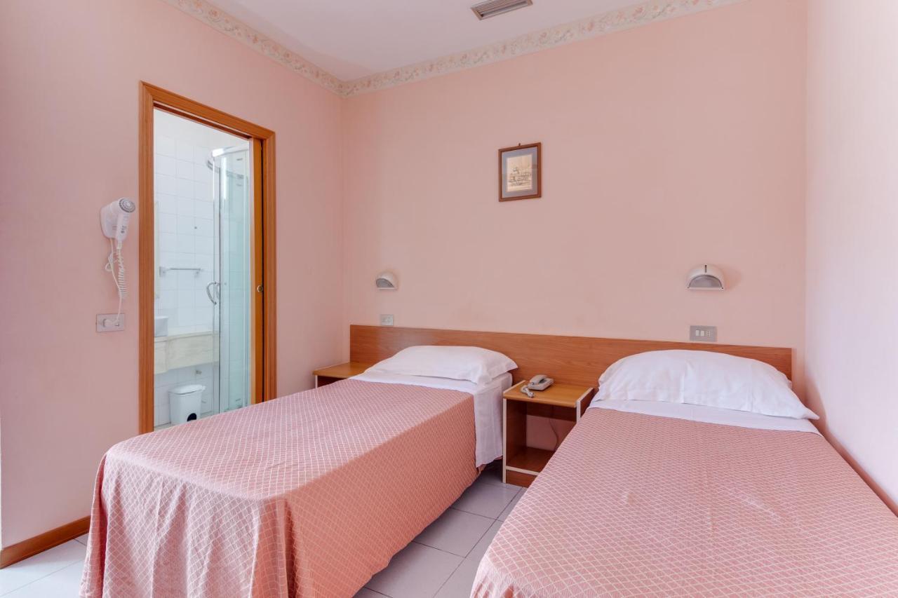 โฮเต็ล ซอริโซ Hotel ริมินี ภายนอก รูปภาพ